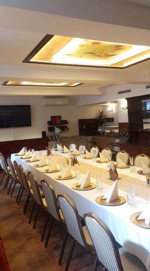 קושיצה Boutique Hotel Maraton מראה חיצוני תמונה
