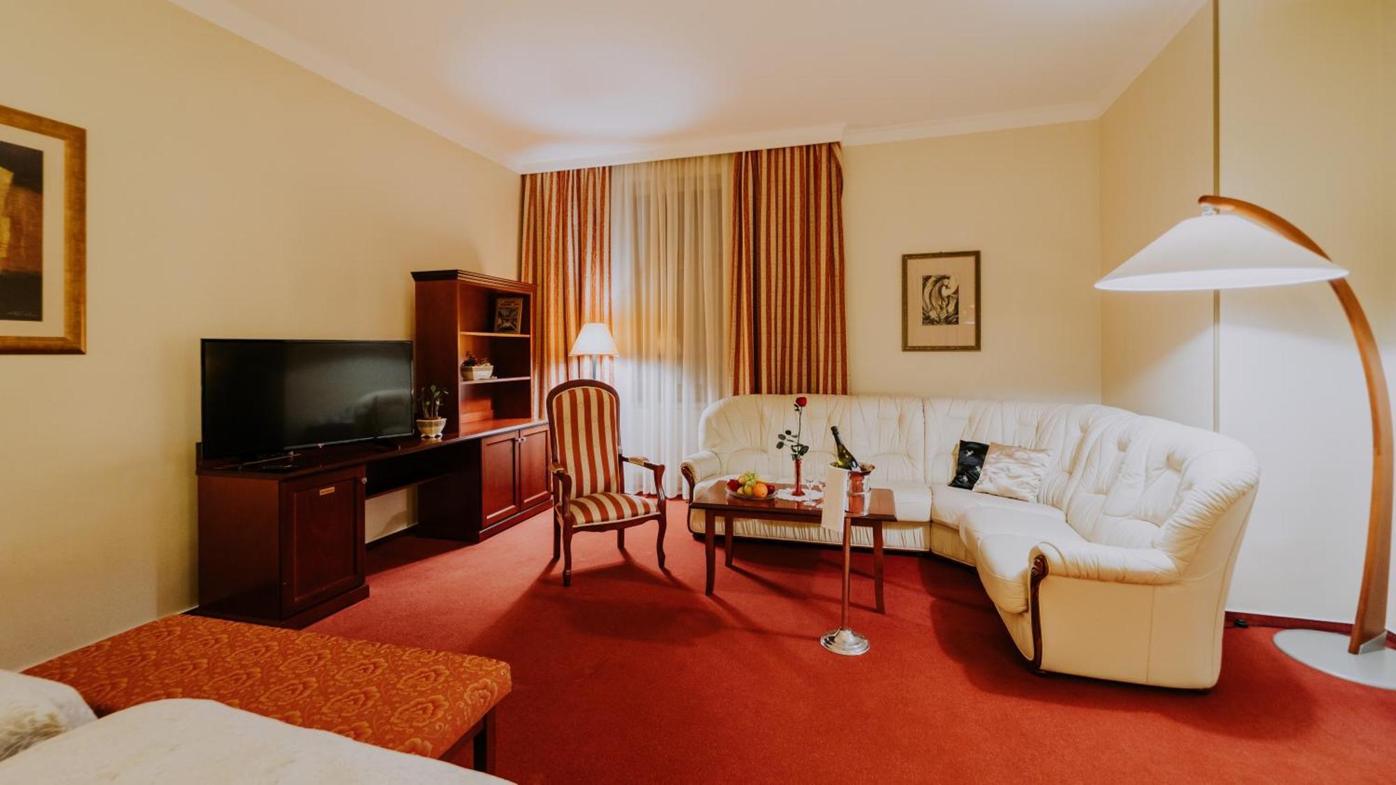 קושיצה Boutique Hotel Maraton מראה חיצוני תמונה
