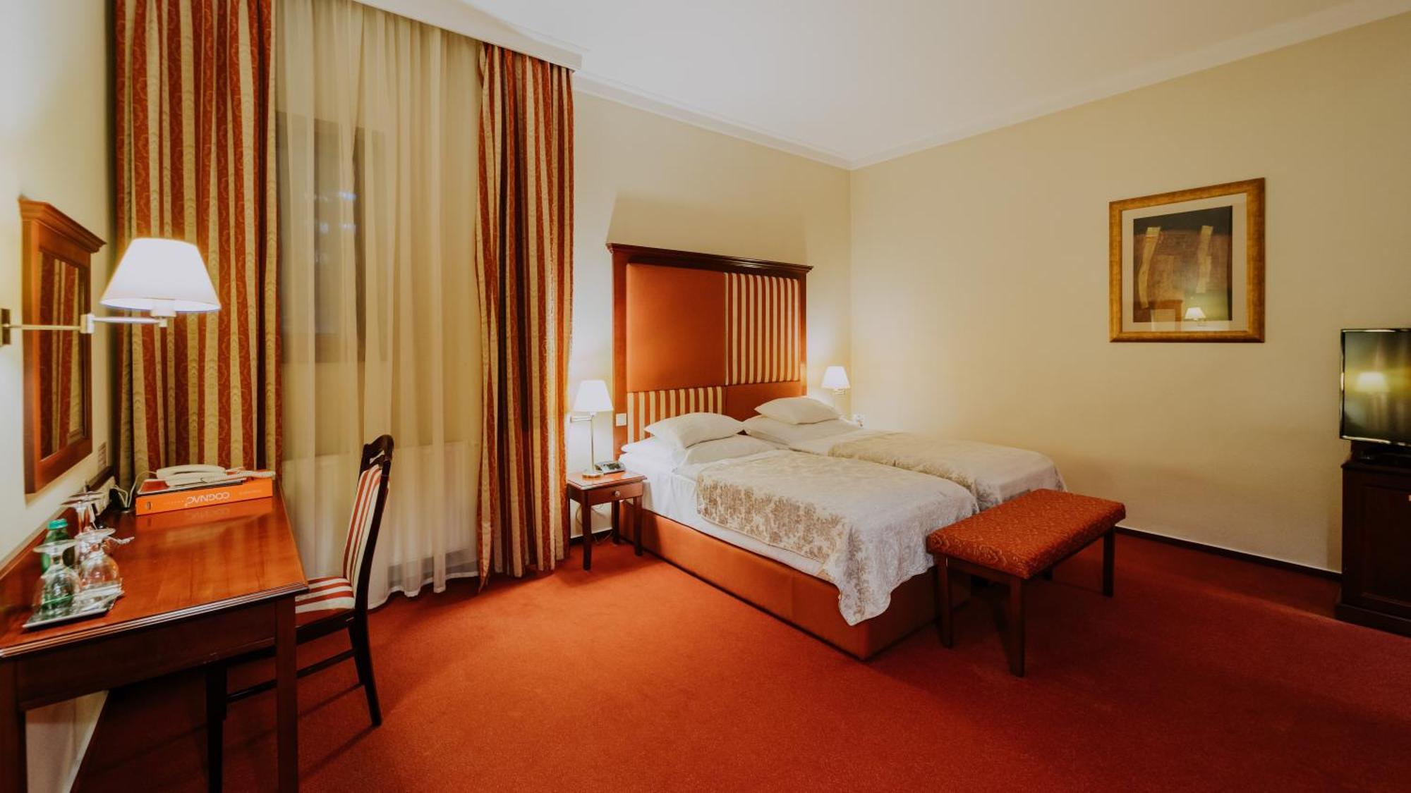 קושיצה Boutique Hotel Maraton מראה חיצוני תמונה