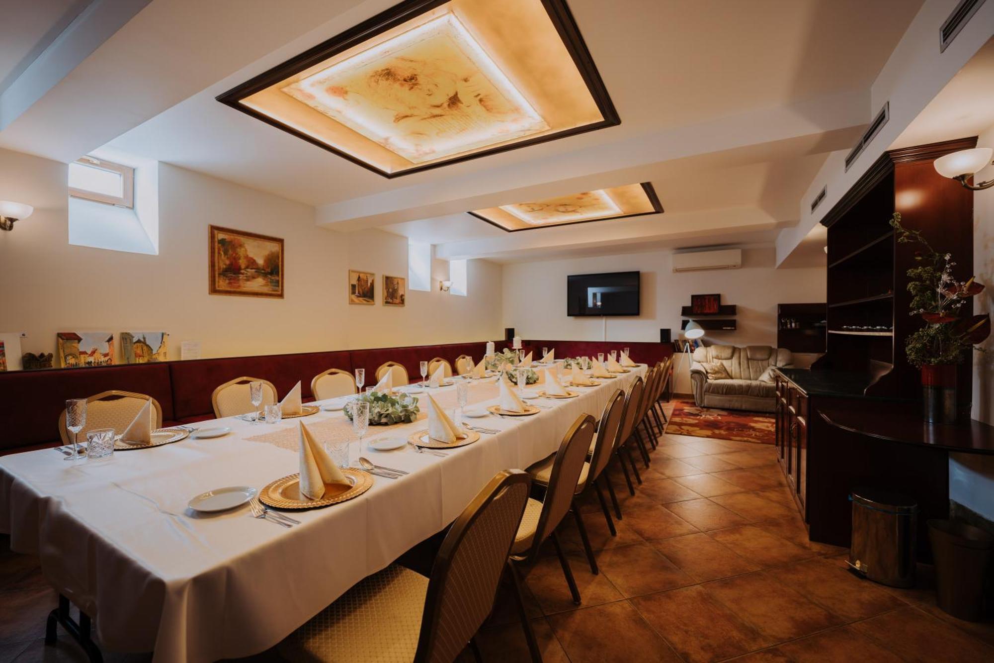 קושיצה Boutique Hotel Maraton מראה חיצוני תמונה